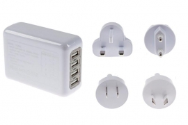 4 Ports USB oplader met 4 Internationale stroom stekkers