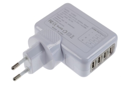 4 Ports USB oplader met 4 Internationale stroom stekkers