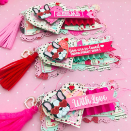 Scrapdiva Wavy Tag Set  