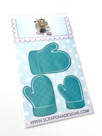 Scrapdiva  Oven Mitts Set 