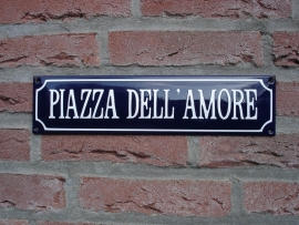 PIAZZA DELL AMORE