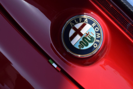 ALFA ROMEO GIFTSET  Sleutelhanger zwart + vlaglabel tricolore
