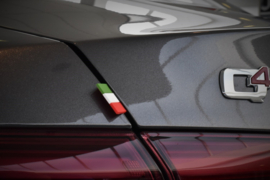 ALFA ROMEO GIFTSET  Sleutelhanger zwart + vlaglabel tricolore