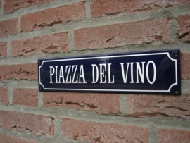 PIAZZA DEL VINO