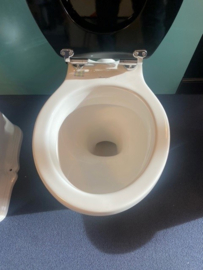 Klassiek toilet met AO BURC519 met hooghangende stortbak en decoratieve steunen, chroom ( D.4 )