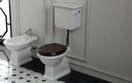 SLA005 Noten houten kleur toiletzitting met verchroomde soft close scharnieren