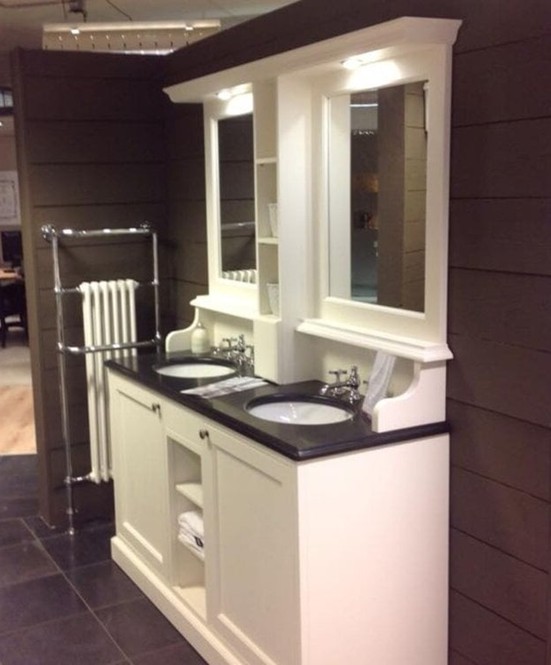 Klassiek badmeubel 160cm met spiegelkast met verlichting