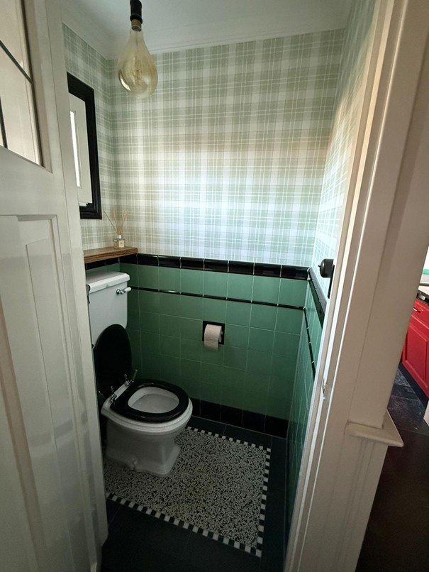 AR812  Klassiek toilet met laaghangend reservoir, vloeruitlaat AO