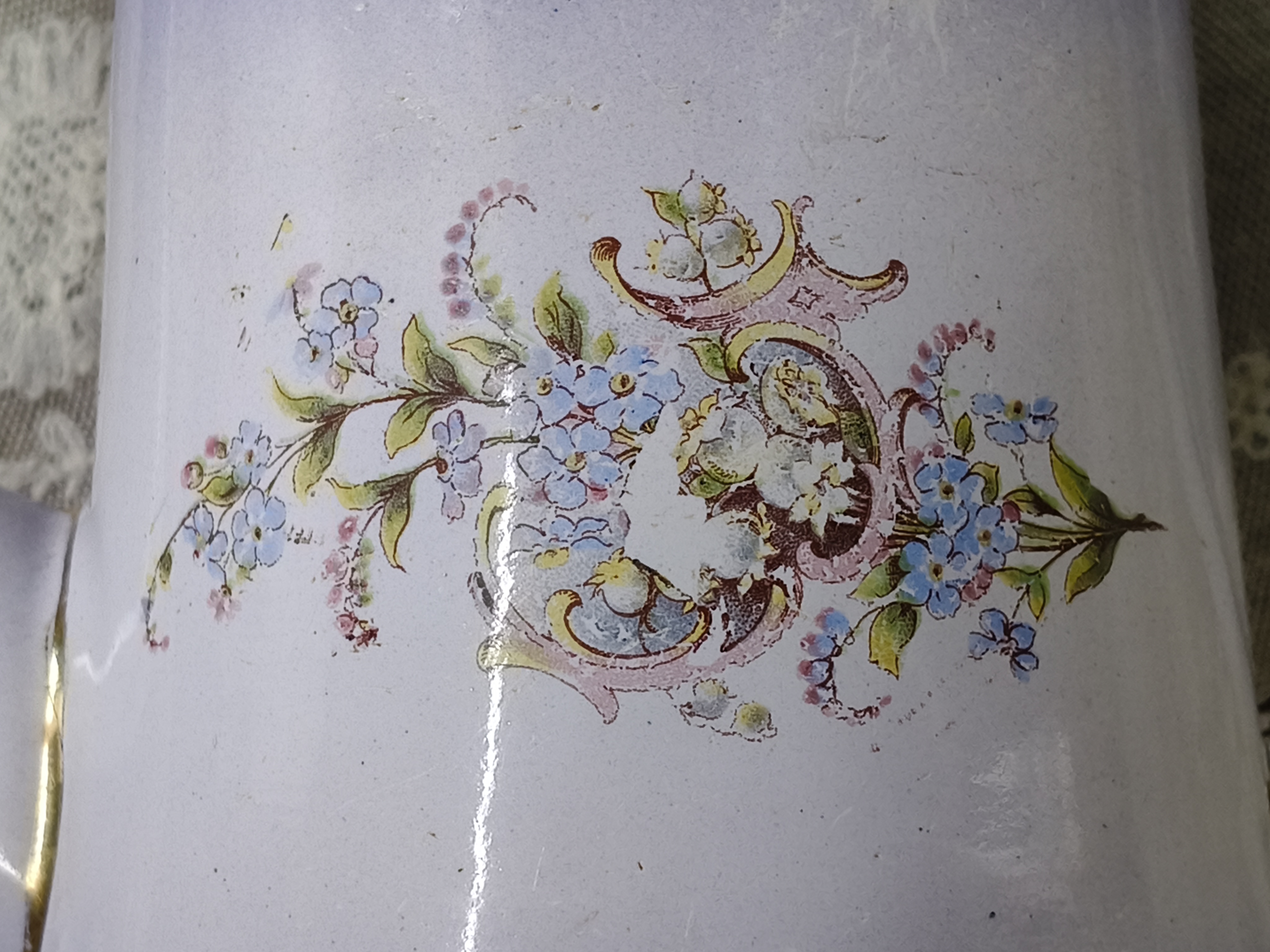 Oud emaille paars koffiepotje