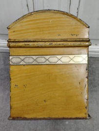 Oud voorraad blik