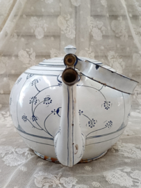 Oude chocoladeketel Saks decor