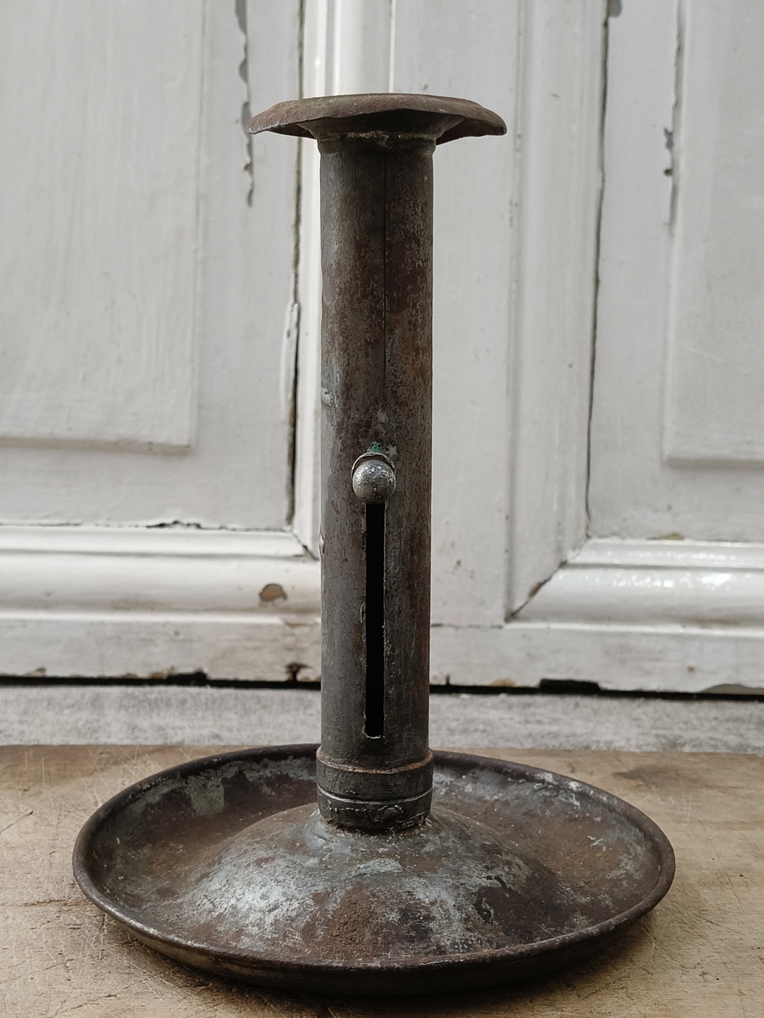 Oude blikken kandelaar 3
