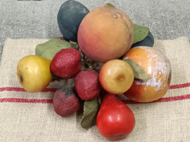 Oud trosje fruit VERKOCHT