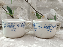 2 oude Franse kopjes VERKOCHT