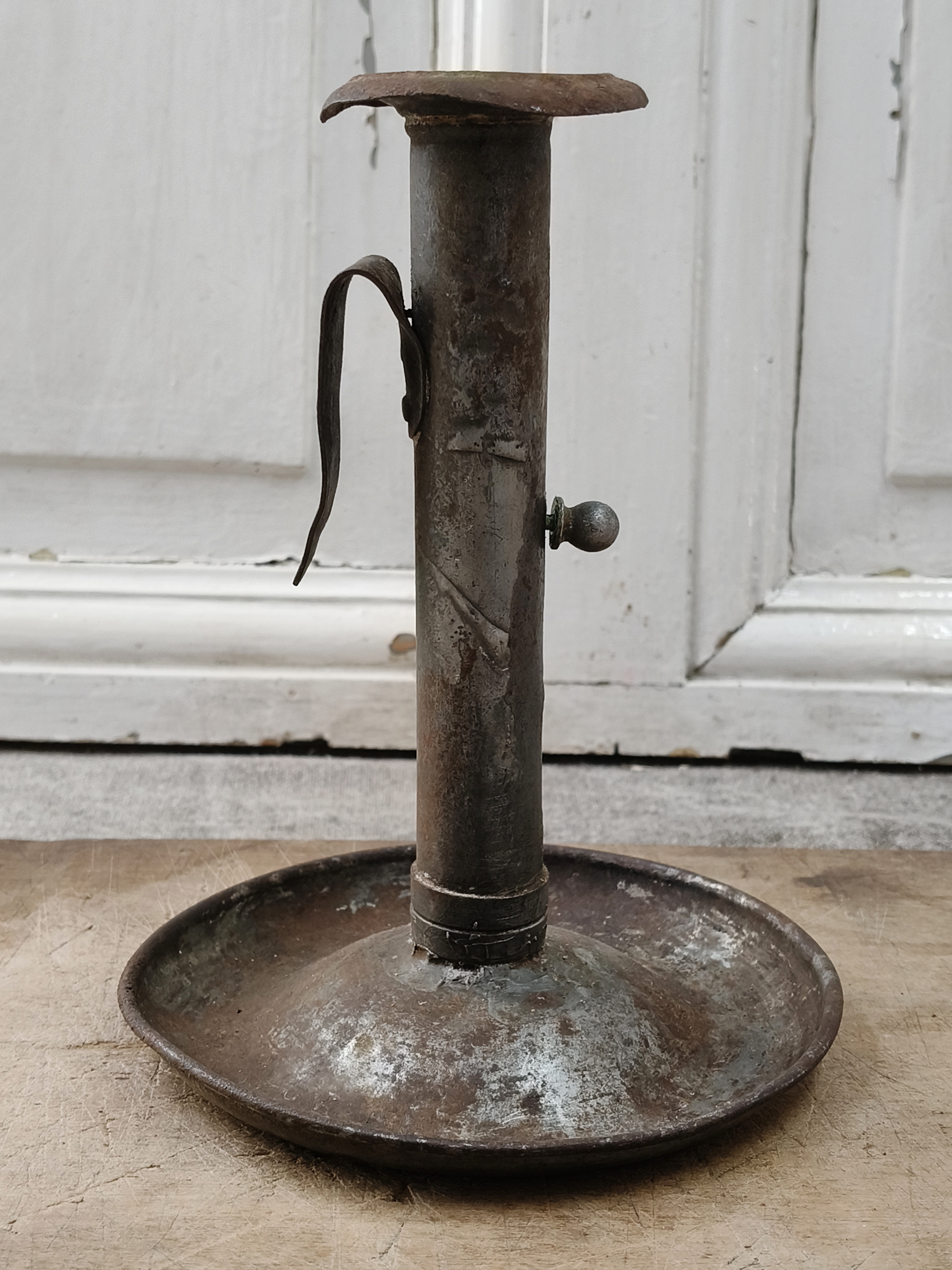 Oude blikken kandelaar 3