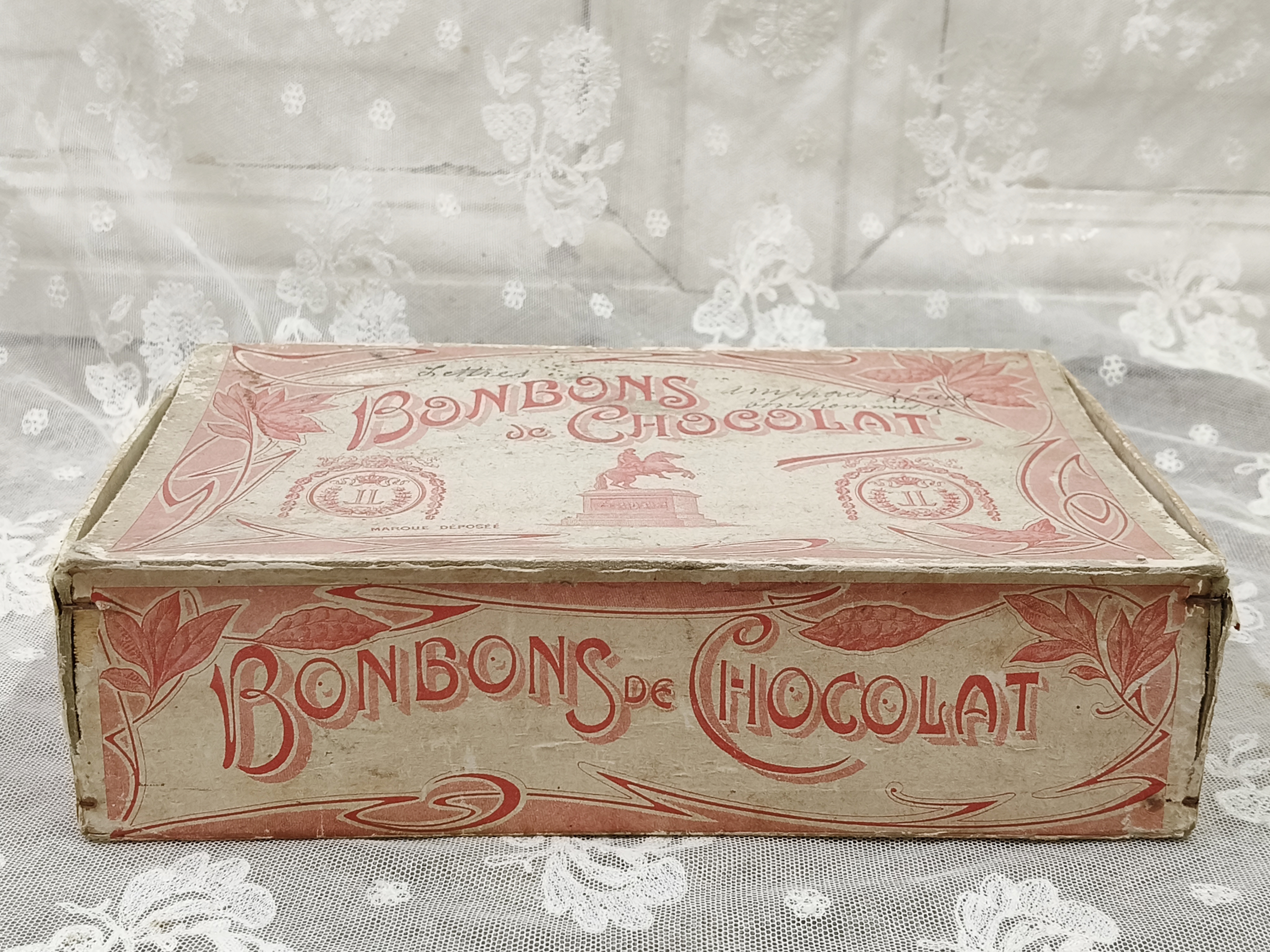 Oud chocolade doosje