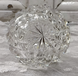 Oud Engelse parfum fles met zilveren dop