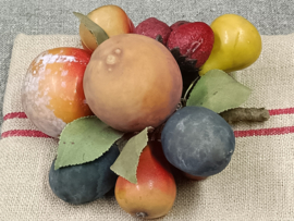 Oud trosje fruit VERKOCHT