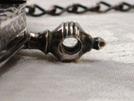 Oude gobelin beurs met zilveren beugel