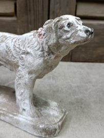 Oud beeldje hond