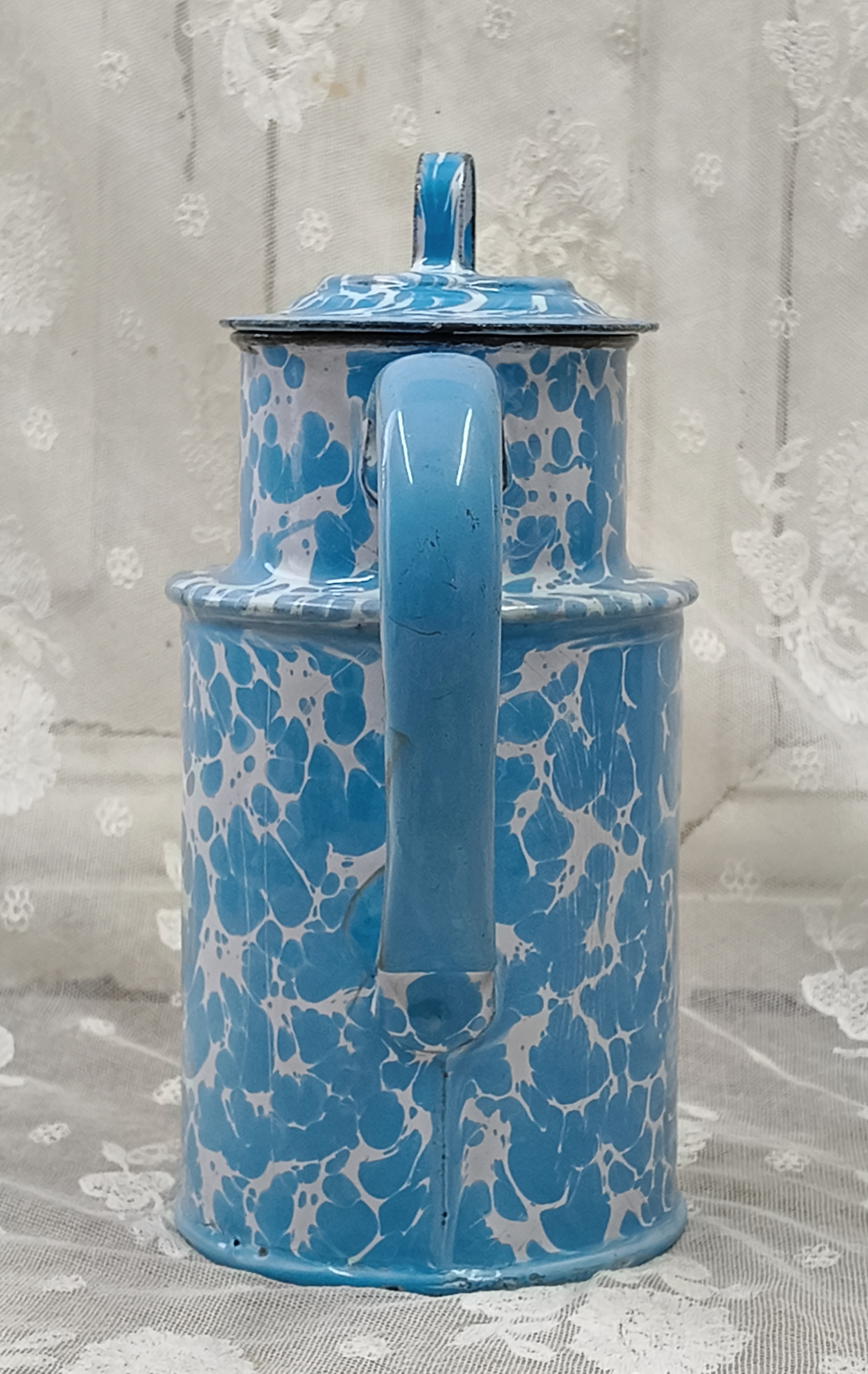 Oud mini melkbusje