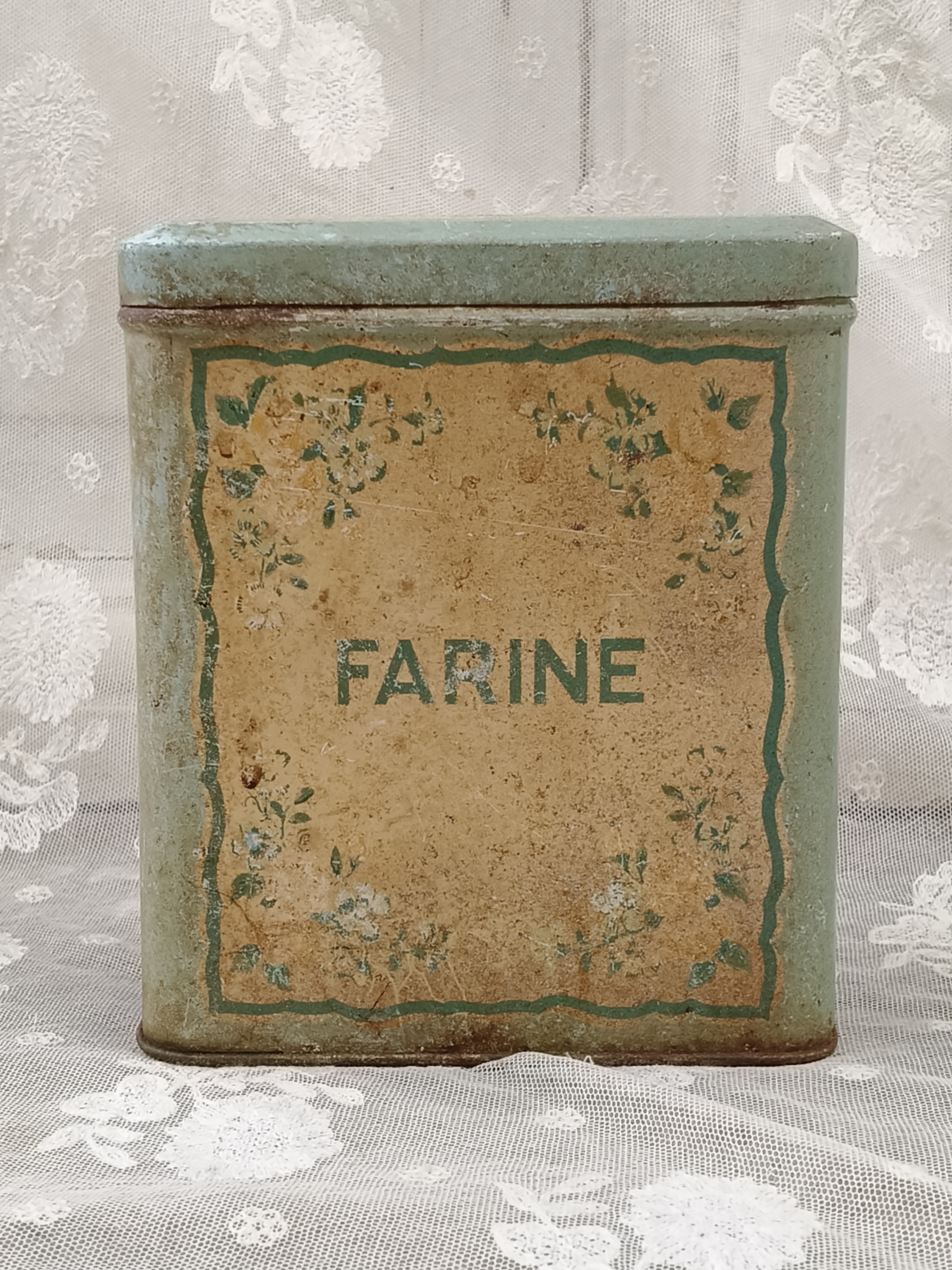 Oud Farine voorraad blikje