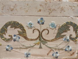 Oude Franse kist met embroidery VERKOCHT