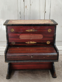 Oude kinder piano