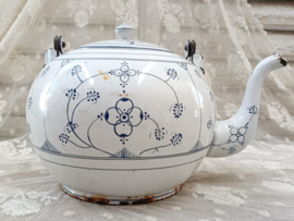 Oude chocoladeketel Saks decor