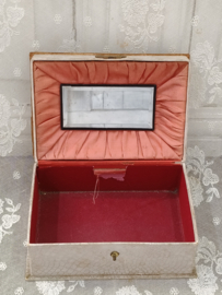 Oud opberg doosje