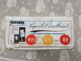 Oude doos Superbe Corsetband