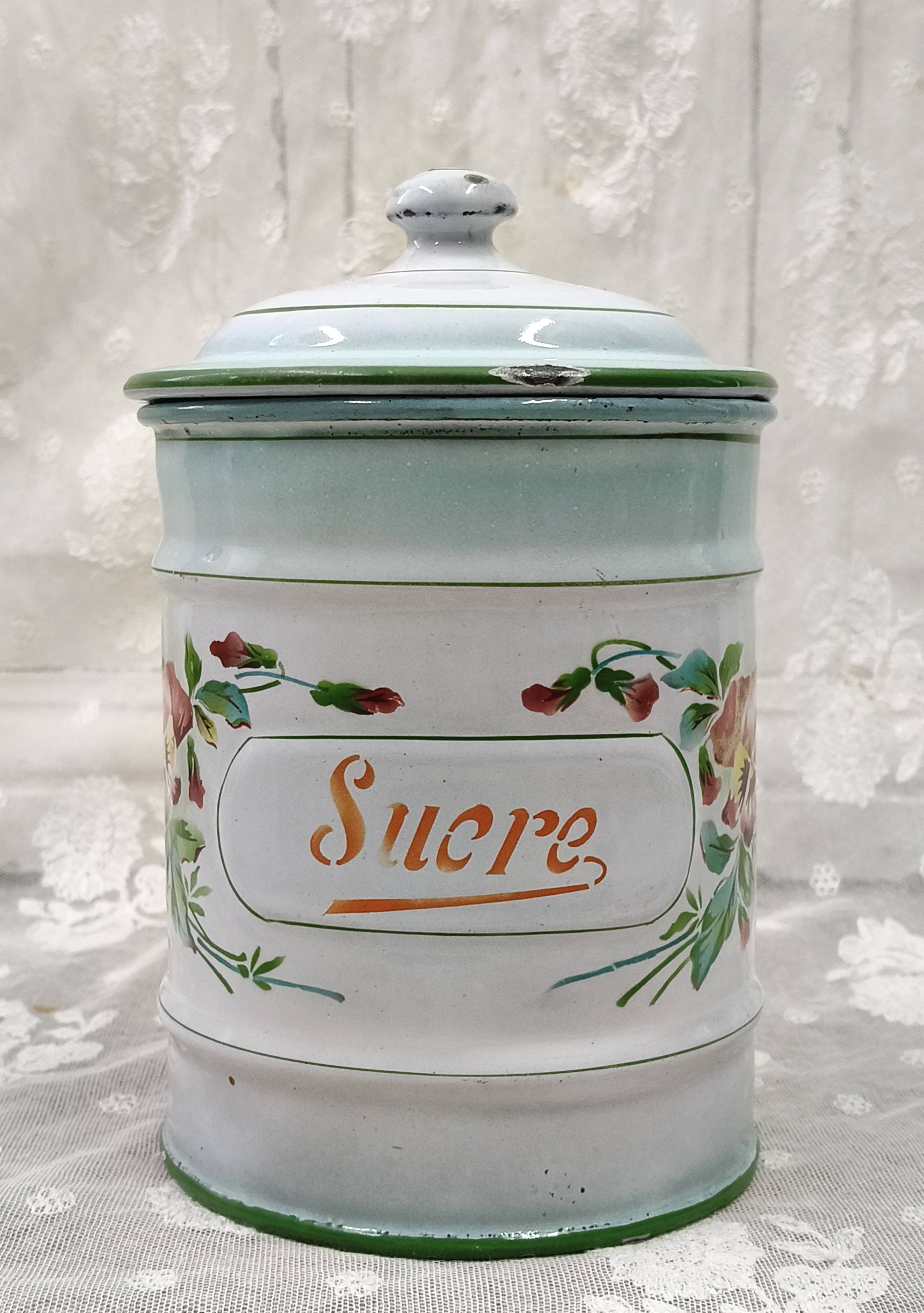 Oud emaille voorraadbus, Sucre