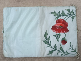 Oude lingeriehoes klaproos