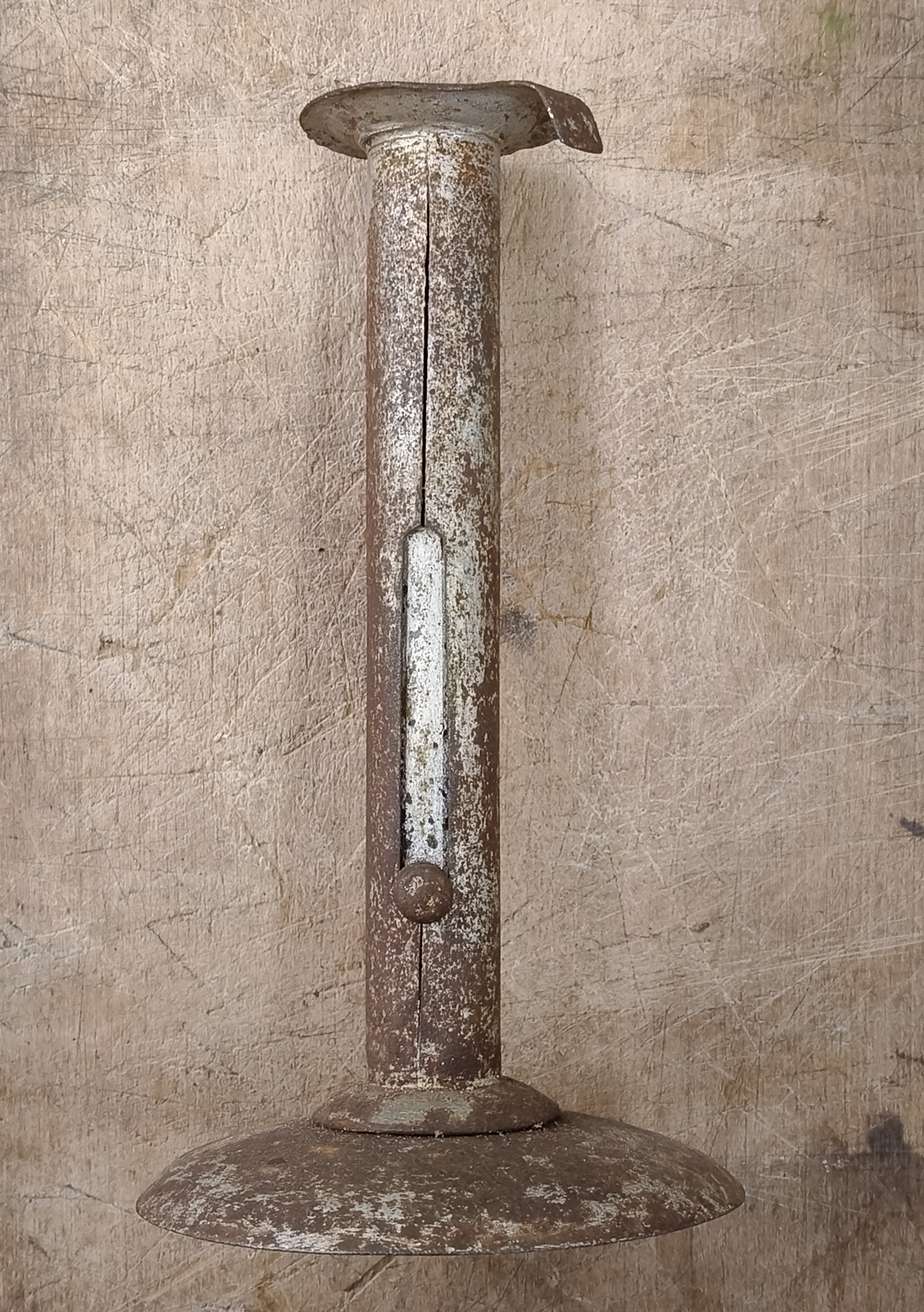 Oude blikken kandelaar 1 VERKOCHT 