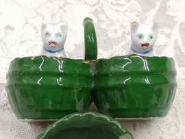 Oud peper en zout bakje
