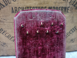 Oude sieraden display VERKOCHT