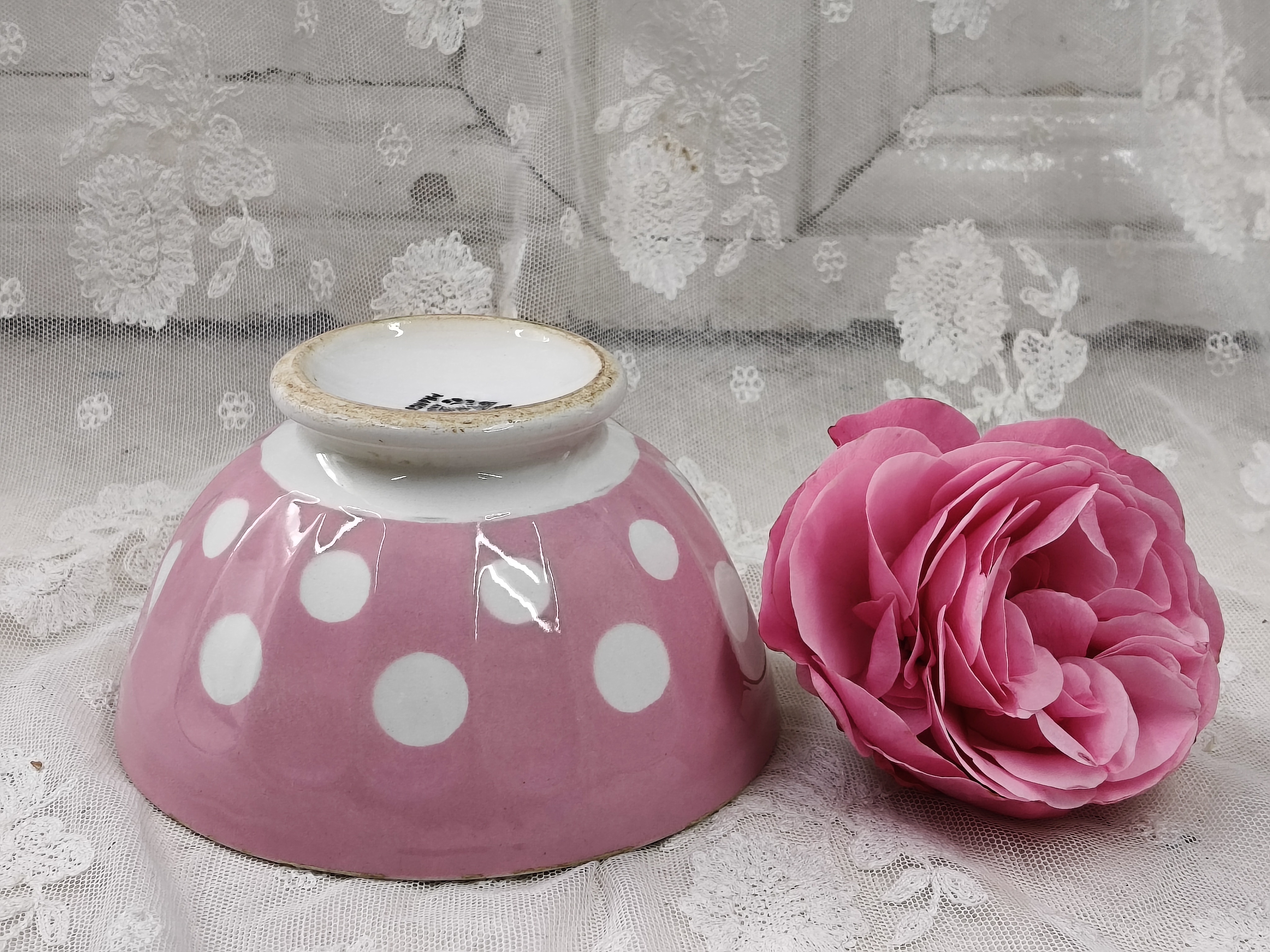 Oude Franse roze kom