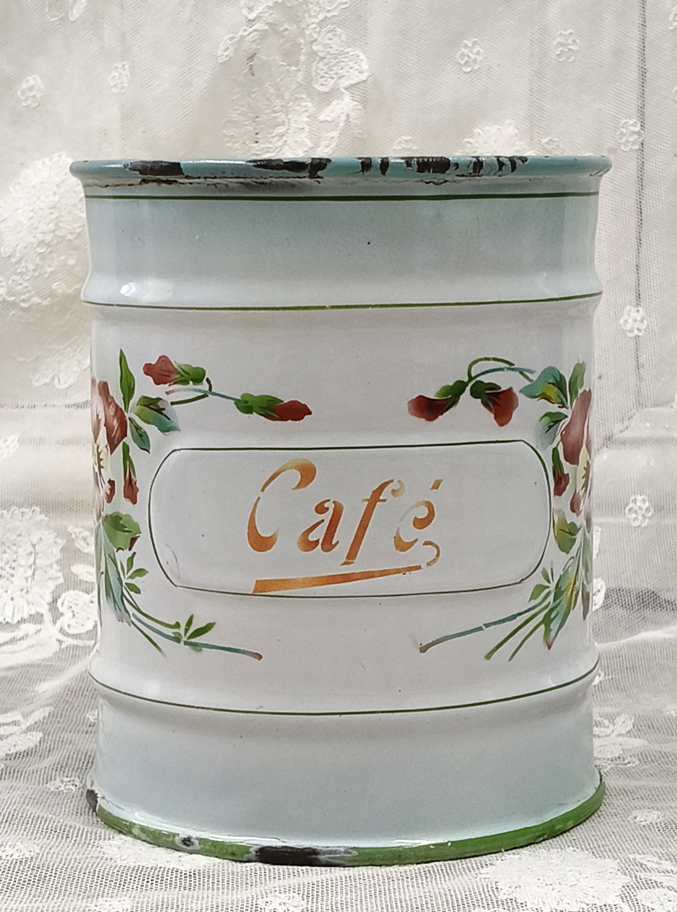 Oud emaille voorraadbus Cafè, Japy