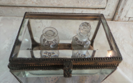 Antiek boudoir glas kastje VERKOCHT