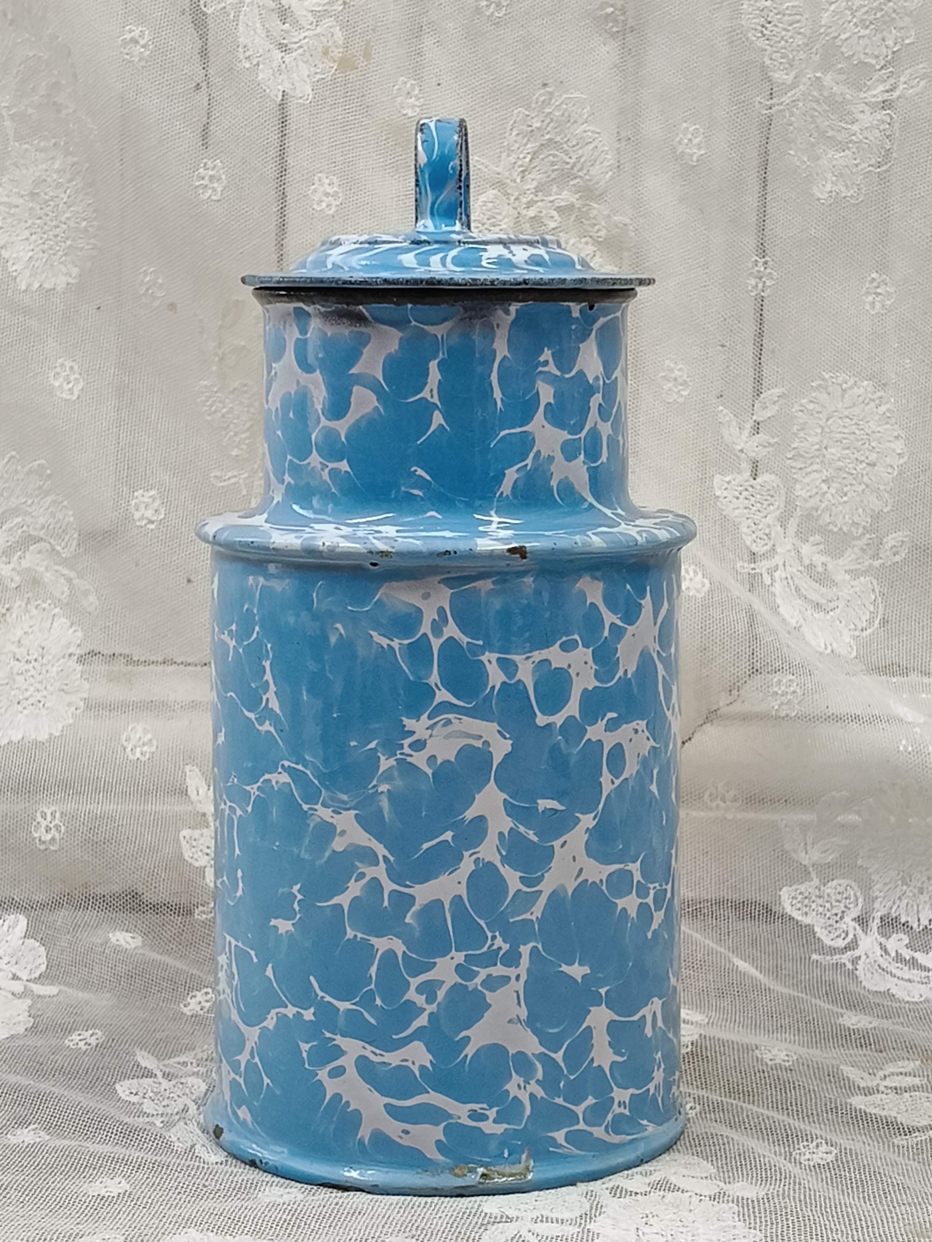 Oud mini melkbusje