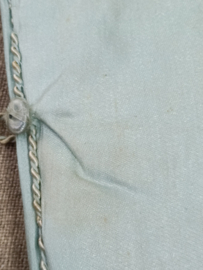 Oude lingeriehoes klaproos