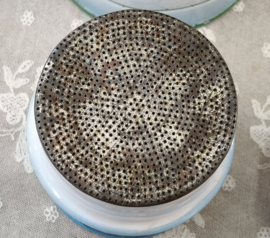 Oude Japy koffiepot met filter, paarse rozen