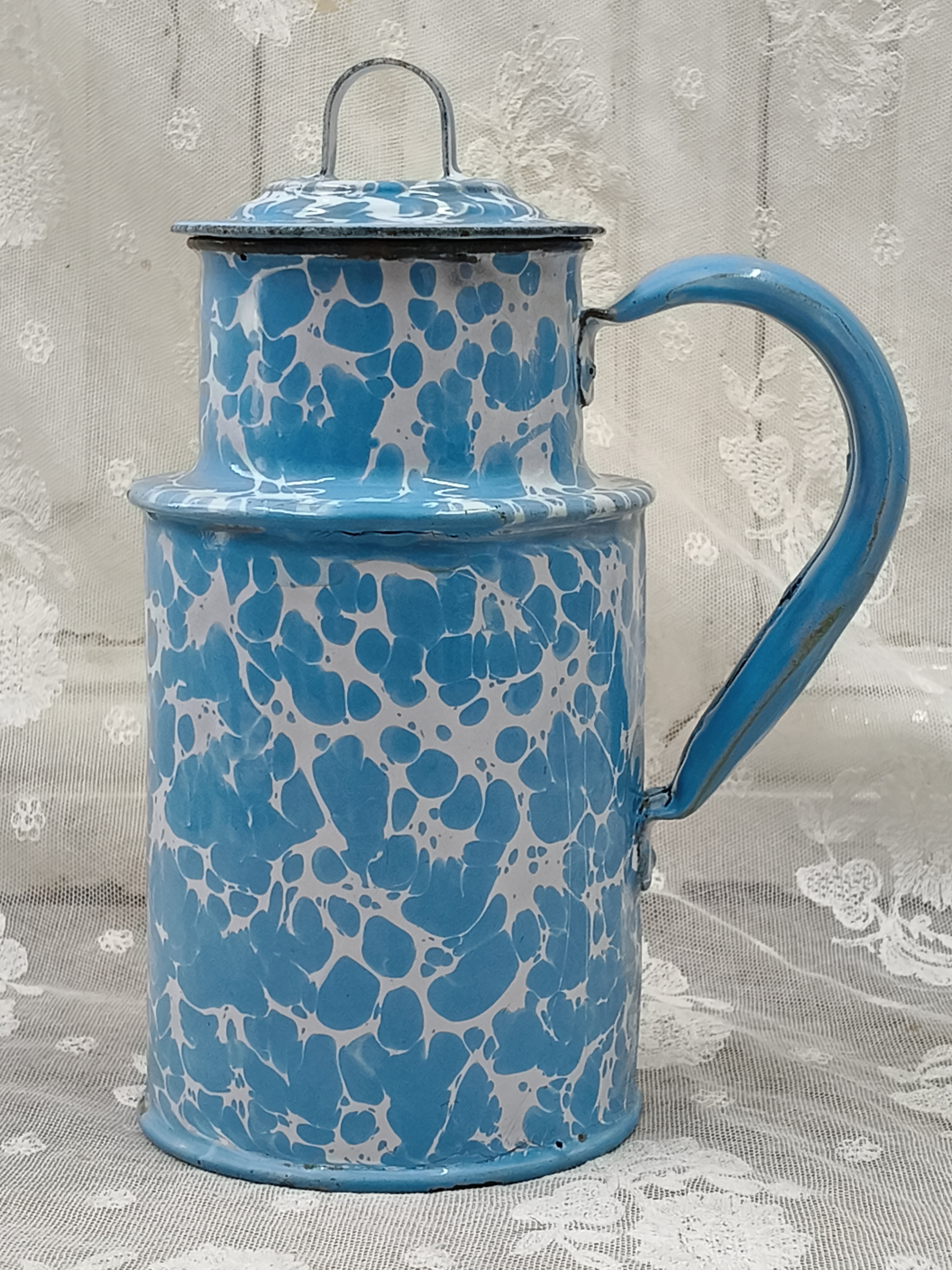 Oud mini melkbusje