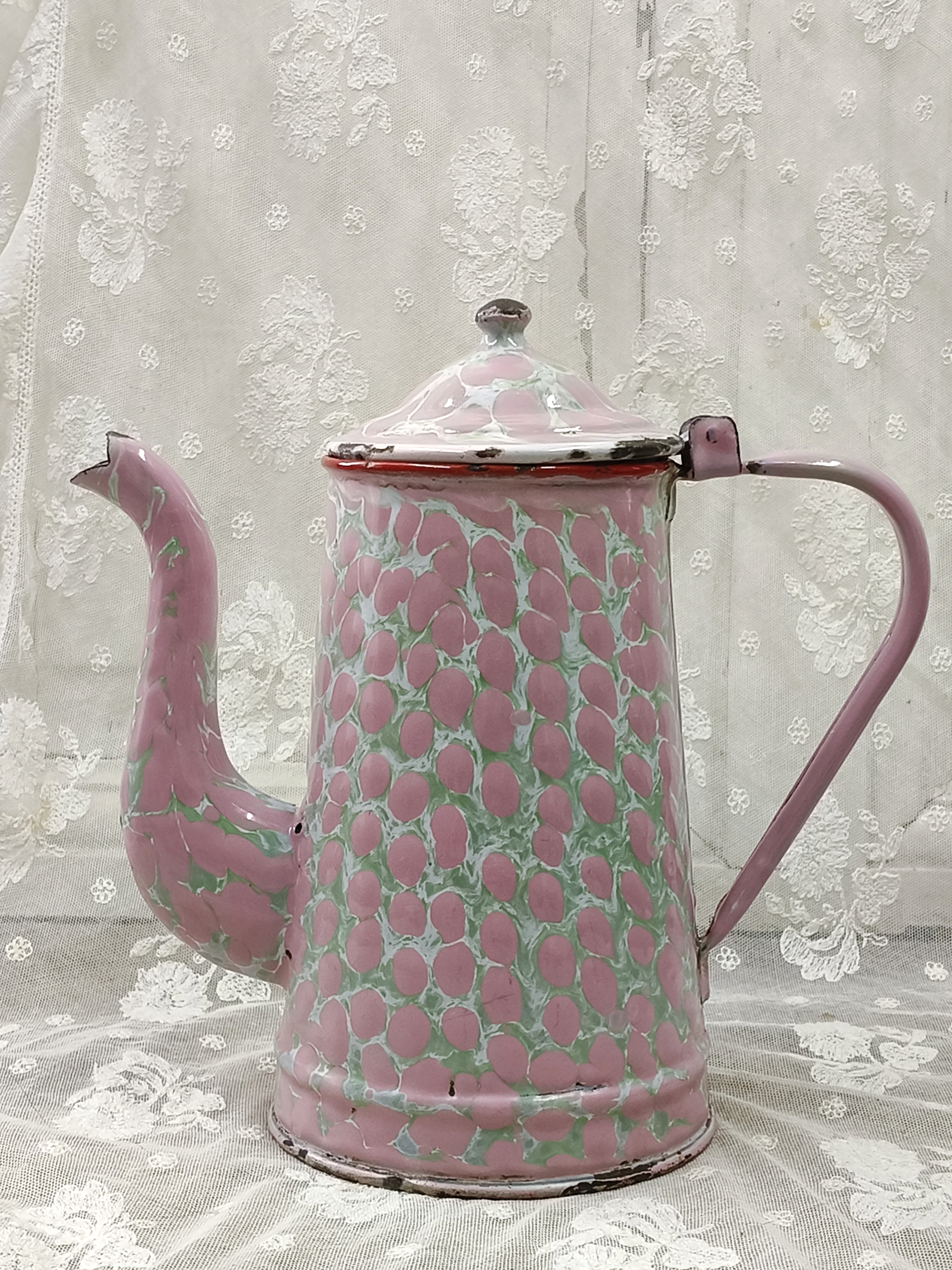 Oud emaille koffiepot, roze met groen