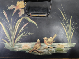 Oud voorraad blik met vogeltjes