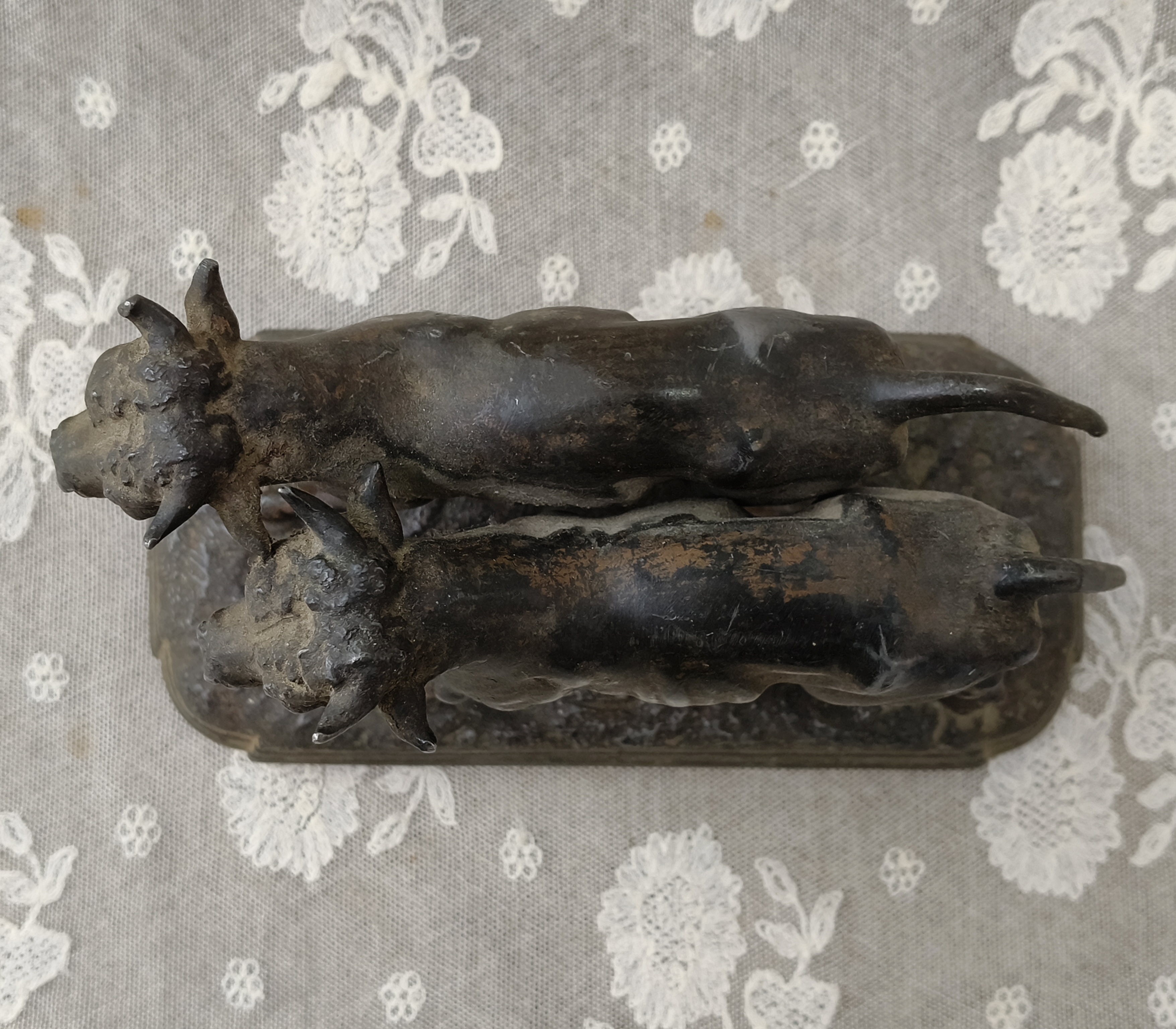 Oud beeldje 'Stieren'