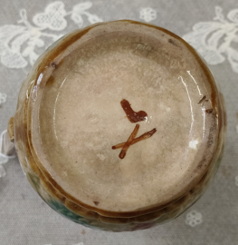 Oud klein barbotine kannetje VERKOCHT 