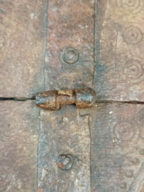 Oud kistje met motieven VERKOCHT