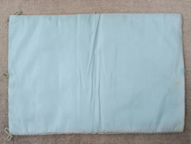 Oude lingeriehoes klaproos