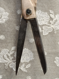 Oude schaar met koper VERKOCHT